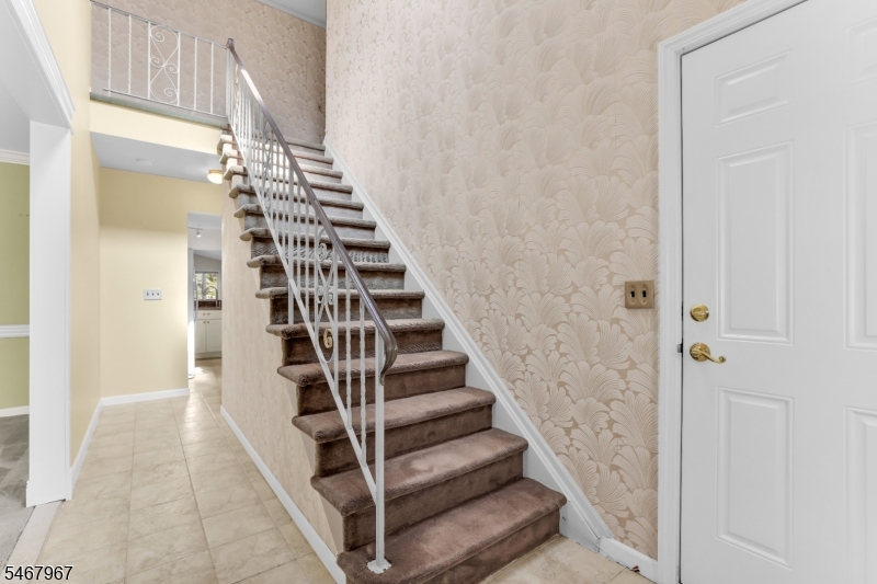 19 Crefeld Court Lincoln Park NJ 07035