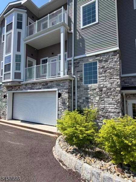 17 Hook Mt Road Montville NJ 07058