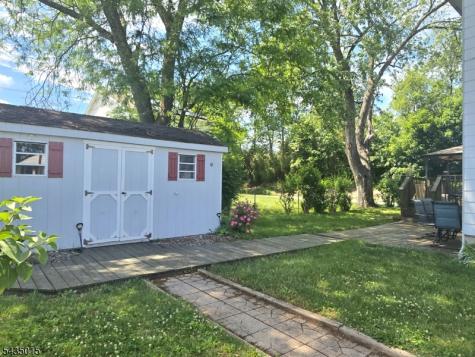 10 S 4th Avenue Manville NJ 08835