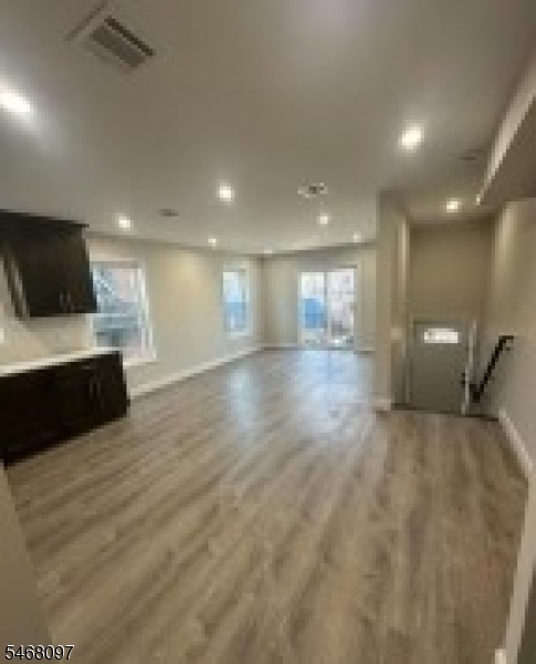 393 E 27th Street Paterson NJ 07514