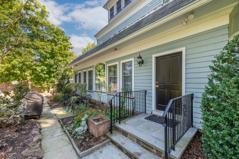 374 Park Street Montclair NJ 07043