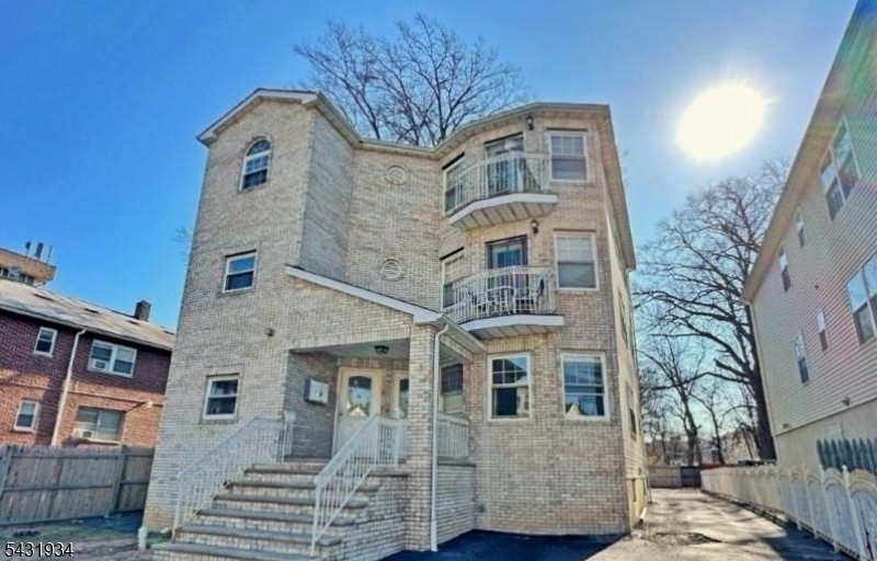 98 S Burnett Street East Orange NJ 07018