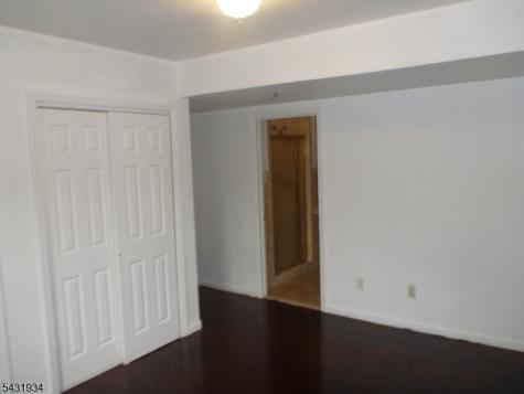 98 S Burnett Street East Orange NJ 07018