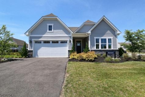 2 Redwood Run Mansfield NJ 07865