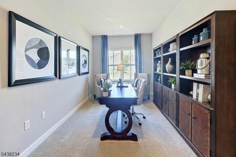 2 Redwood Run Mansfield NJ 07865