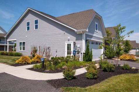 2 Redwood Run Mansfield NJ 07865