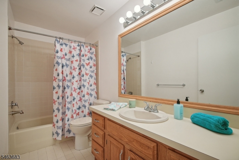 29 Spruce Court Ondo Bedminster NJ 07921