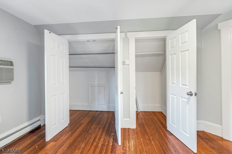 9 Laurel Place Montclair NJ 07043