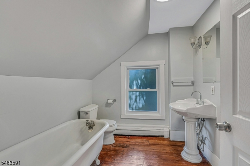 9 Laurel Place Montclair NJ 07043