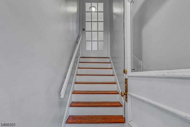 9 Laurel Place Montclair NJ 07043