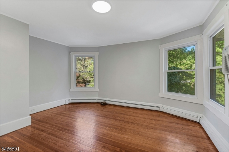 9 Laurel Place Montclair NJ 07043