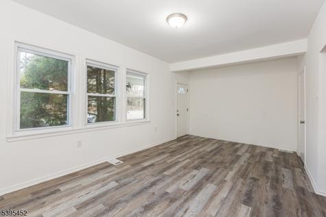 112 Pompton Avenue Verona NJ 07044