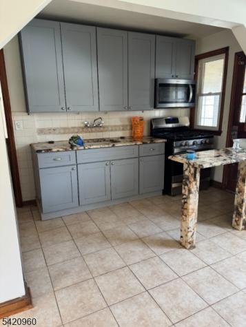 413 E 7th Avenue Roselle NJ 07203