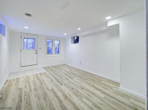 240 Acabonack Road Vernon NJ 07422