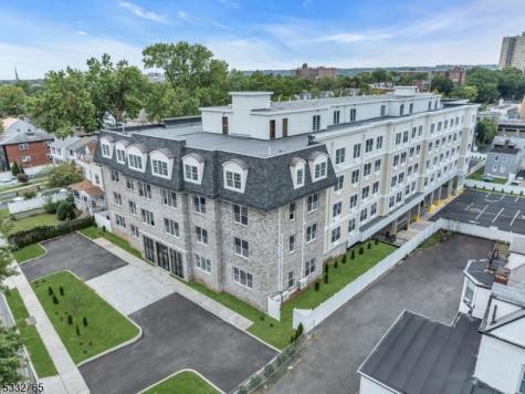 227 N Walnut Street East Orange NJ 07017