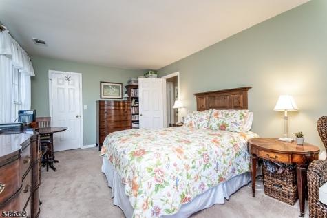 290 Potomac Dr Ondo Bernards NJ 07920