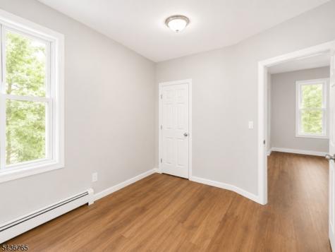 427 Totowa Avenue Paterson NJ 07502