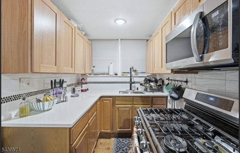 328 John Street Elizabeth NJ 07202