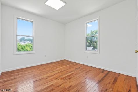 1043 Hunterdon Street Newark NJ 07112