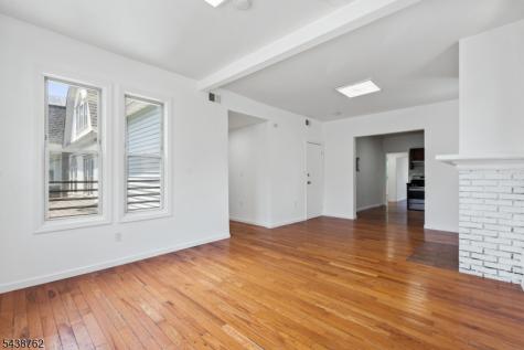 1043 Hunterdon Street Newark NJ 07112