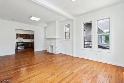 1043 Hunterdon Street Newark NJ 07112