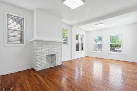 1043 Hunterdon Street Newark NJ 07112