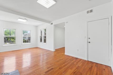 1043 Hunterdon Street Newark NJ 07112