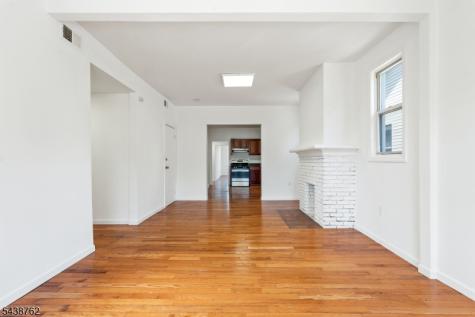 1043 Hunterdon Street Newark NJ 07112