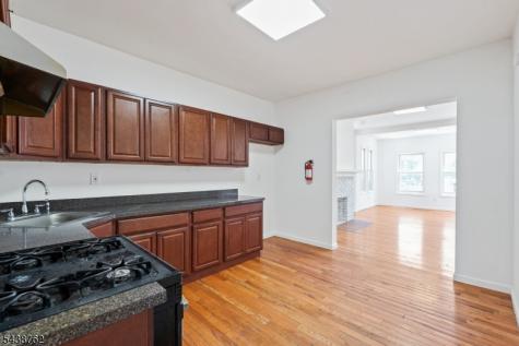 1043 Hunterdon Street Newark NJ 07112