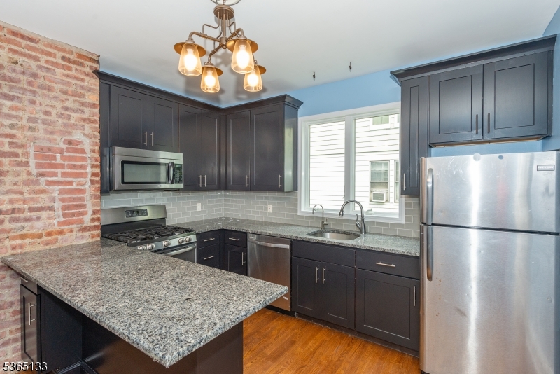 33 Glendale Street Nutley NJ 07110