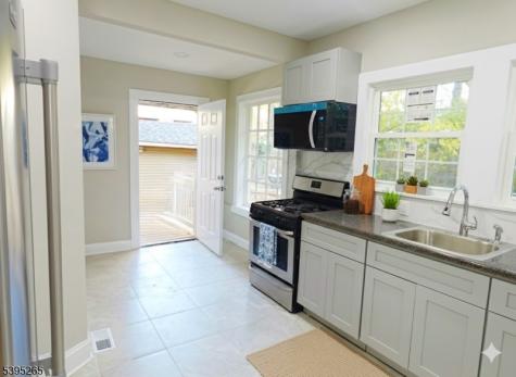 32 Elmwood Avenue East Orange NJ 07018