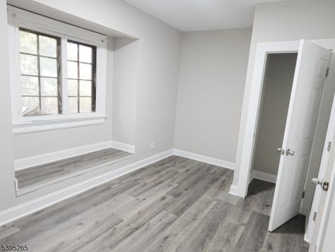 32 Elmwood Avenue East Orange NJ 07018