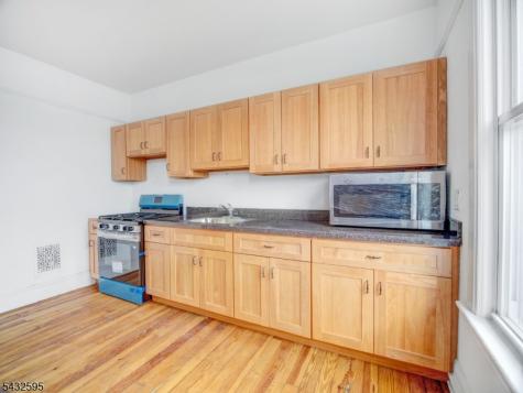 444 N Broad Street Elizabeth NJ 07208