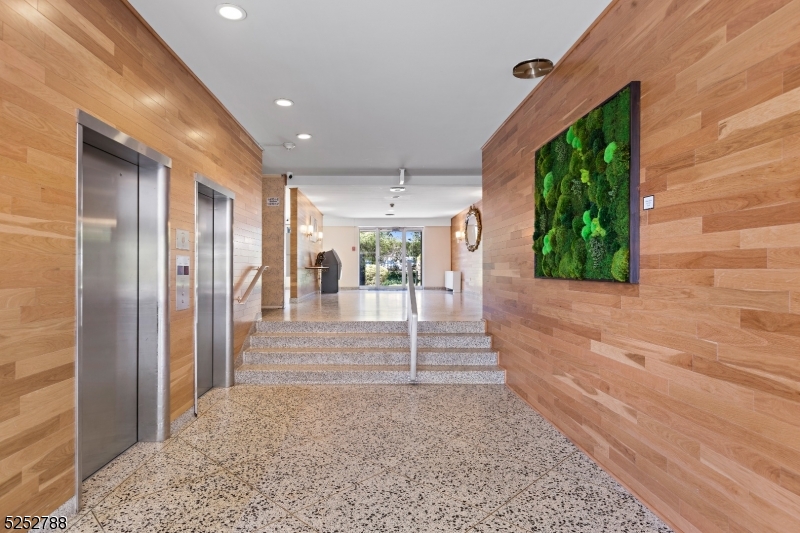 36 Hawthorne Place Montclair NJ 07042