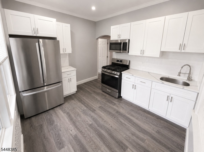197 Hansbury Avenue Newark NJ 07112