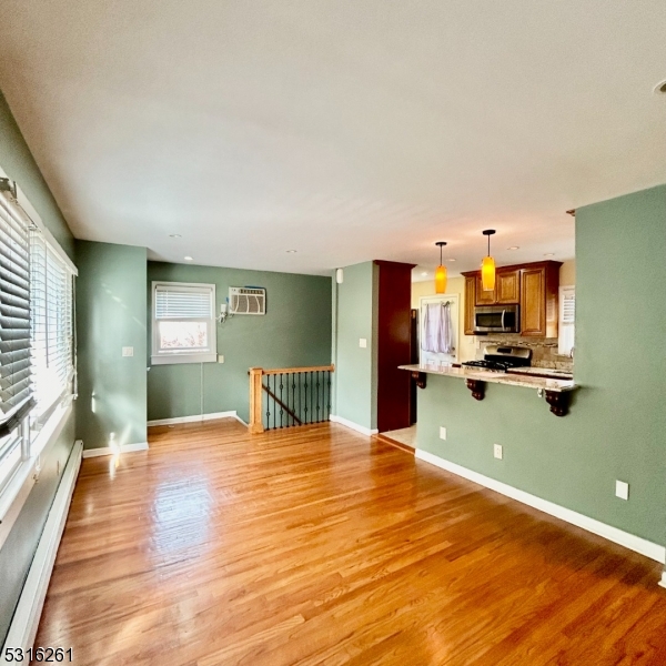17 Pilgrim Court Bloomfield NJ 07003