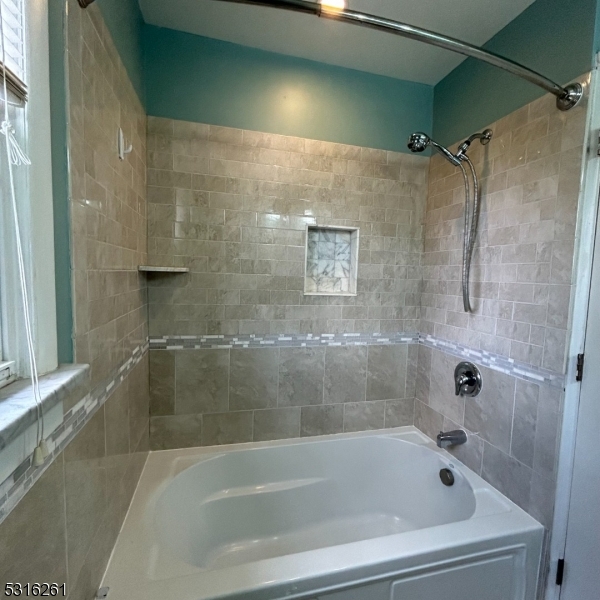 17 Pilgrim Court Bloomfield NJ 07003