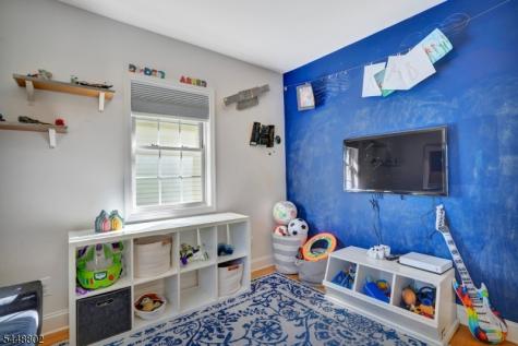 37 Brookfield Road Montclair NJ 07043