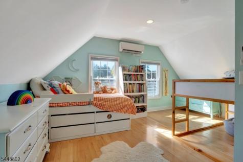 37 Brookfield Road Montclair NJ 07043