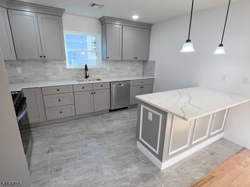303 Chilton Street Elizabeth NJ 07208