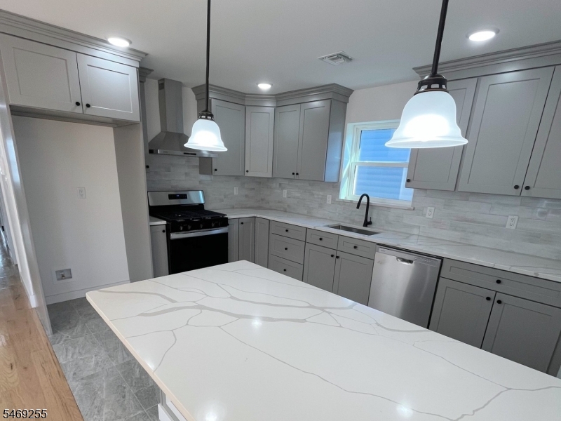 303 Chilton Street Elizabeth NJ 07208