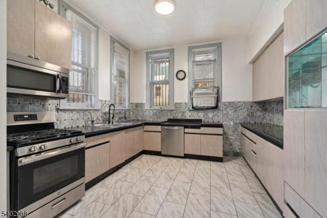 229 Ballantine Parkway Newark NJ 07104