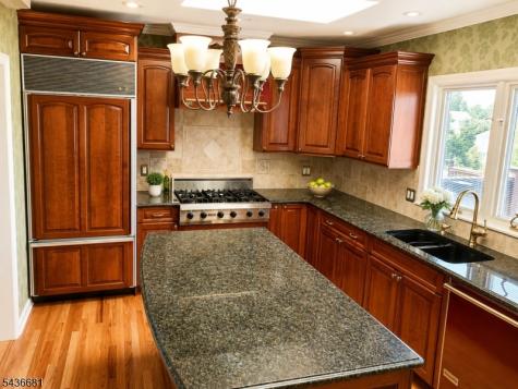 178 E Lindsley Road Cedar Grove NJ 07009