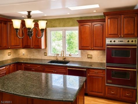 178 E Lindsley Road Cedar Grove NJ 07009