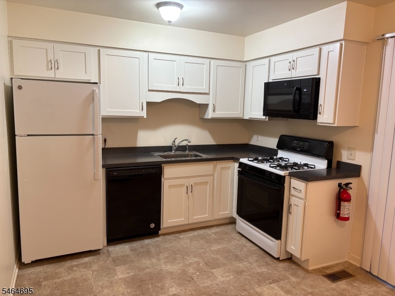 151 Locust Court Raritan NJ 08822
