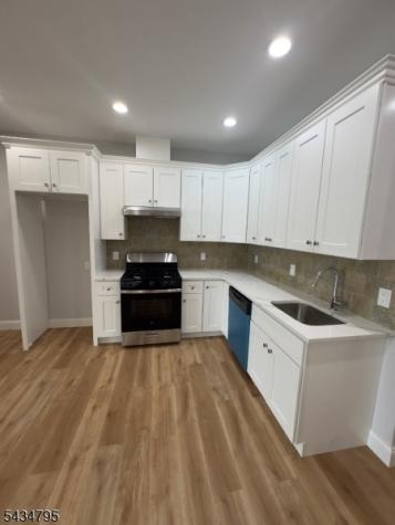 486 S 19th St 2nd Fl Newark NJ 07103