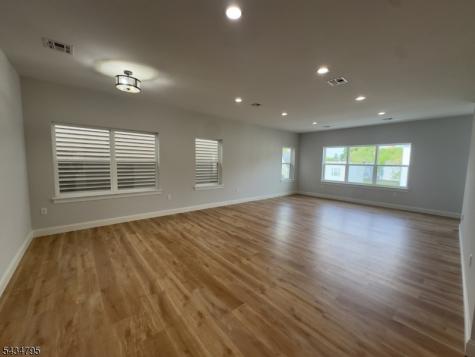 486 S 19th St 2nd Fl Newark NJ 07103