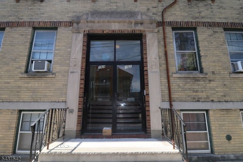 160 New York Avenue Newark NJ 07105