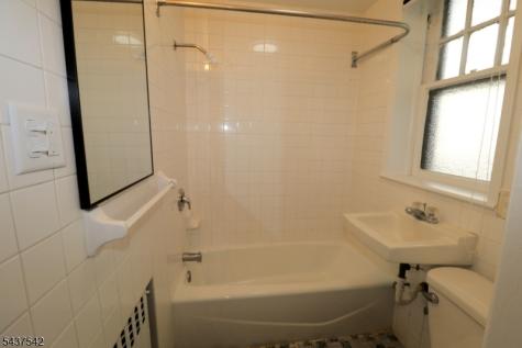 160 New York Avenue Newark NJ 07105
