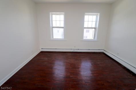 160 New York Avenue Newark NJ 07105